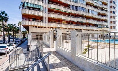 Resale - Apartment / flat - Torrevieja - Playa del Acequión