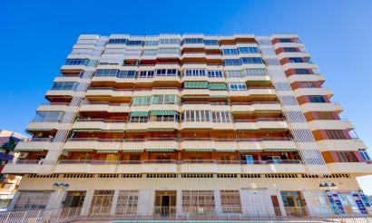 Resale - Apartment / flat - Torrevieja - Playa del Acequión