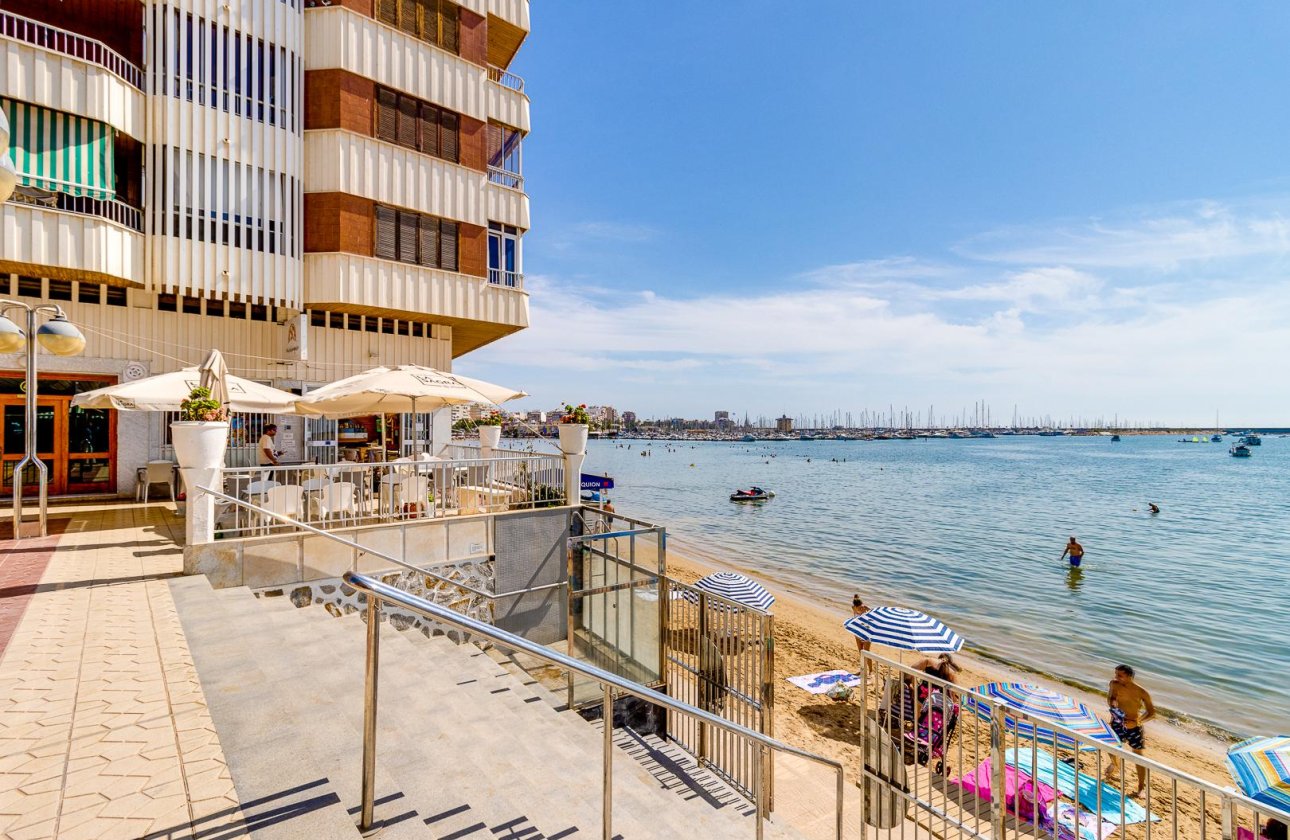 Resale - Apartment / flat - Torrevieja - Playa del Acequión