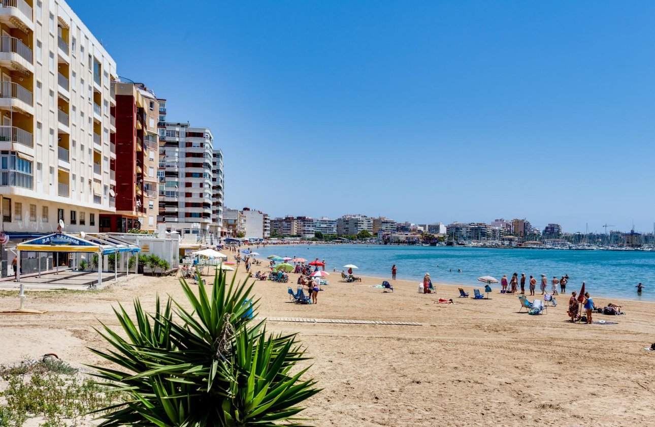 Resale - Apartment / flat - Torrevieja - Playa del Acequión