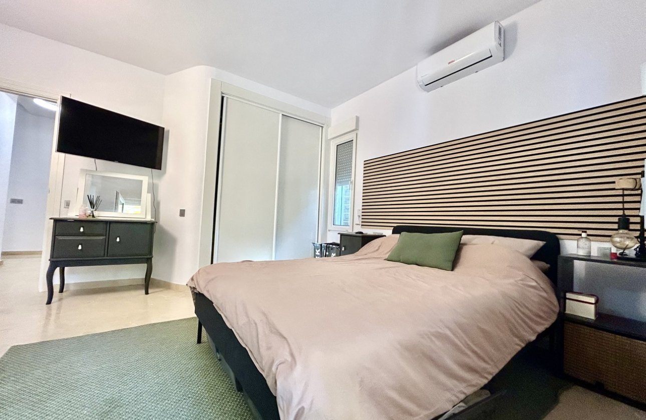 Resale - Villa - Orihuela Costa - Villamartin