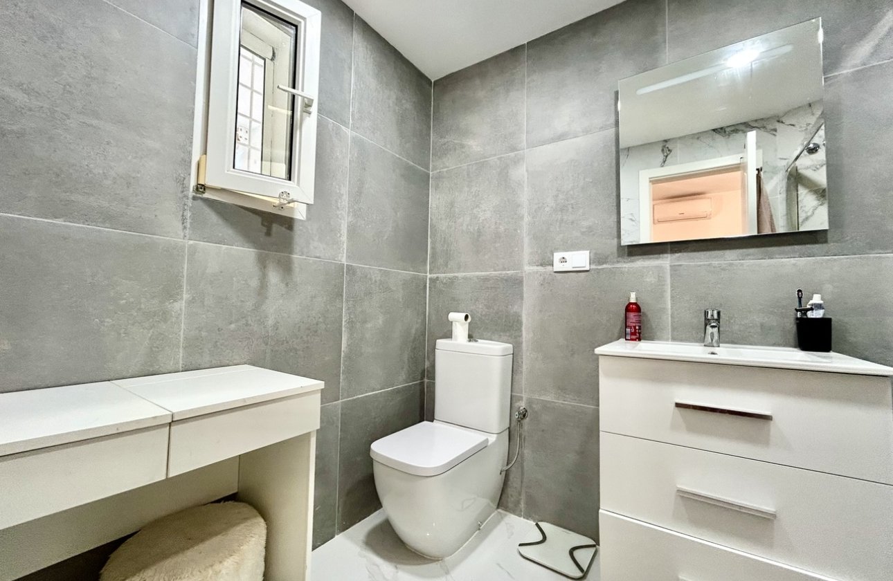 Resale - Villa - Orihuela Costa - Villamartin