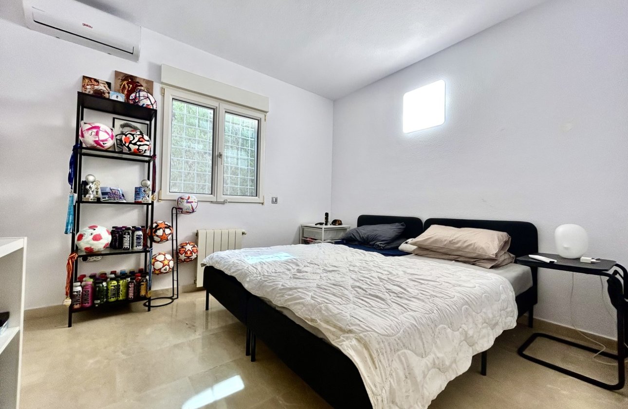 Resale - Villa - Orihuela Costa - Villamartin