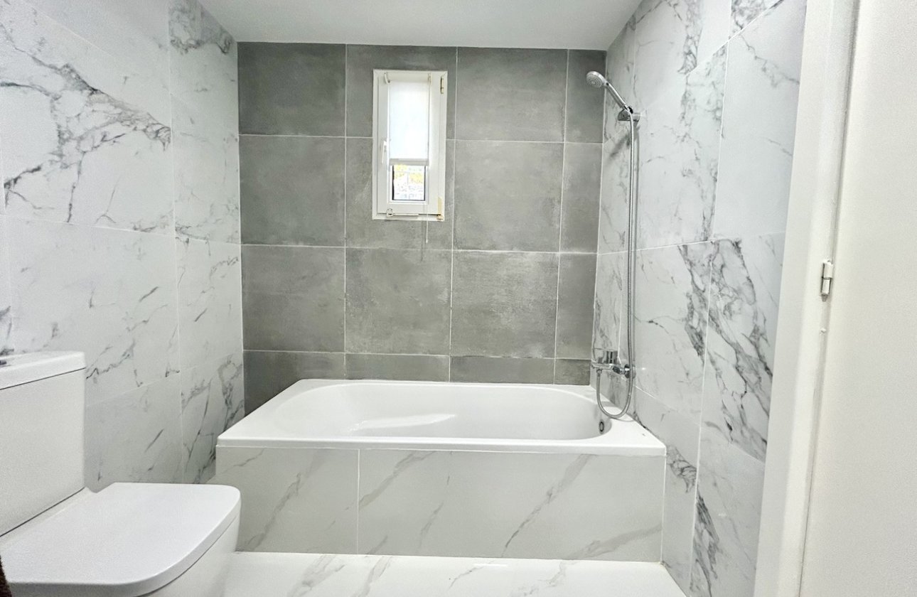 Resale - Villa - Orihuela Costa - Villamartin