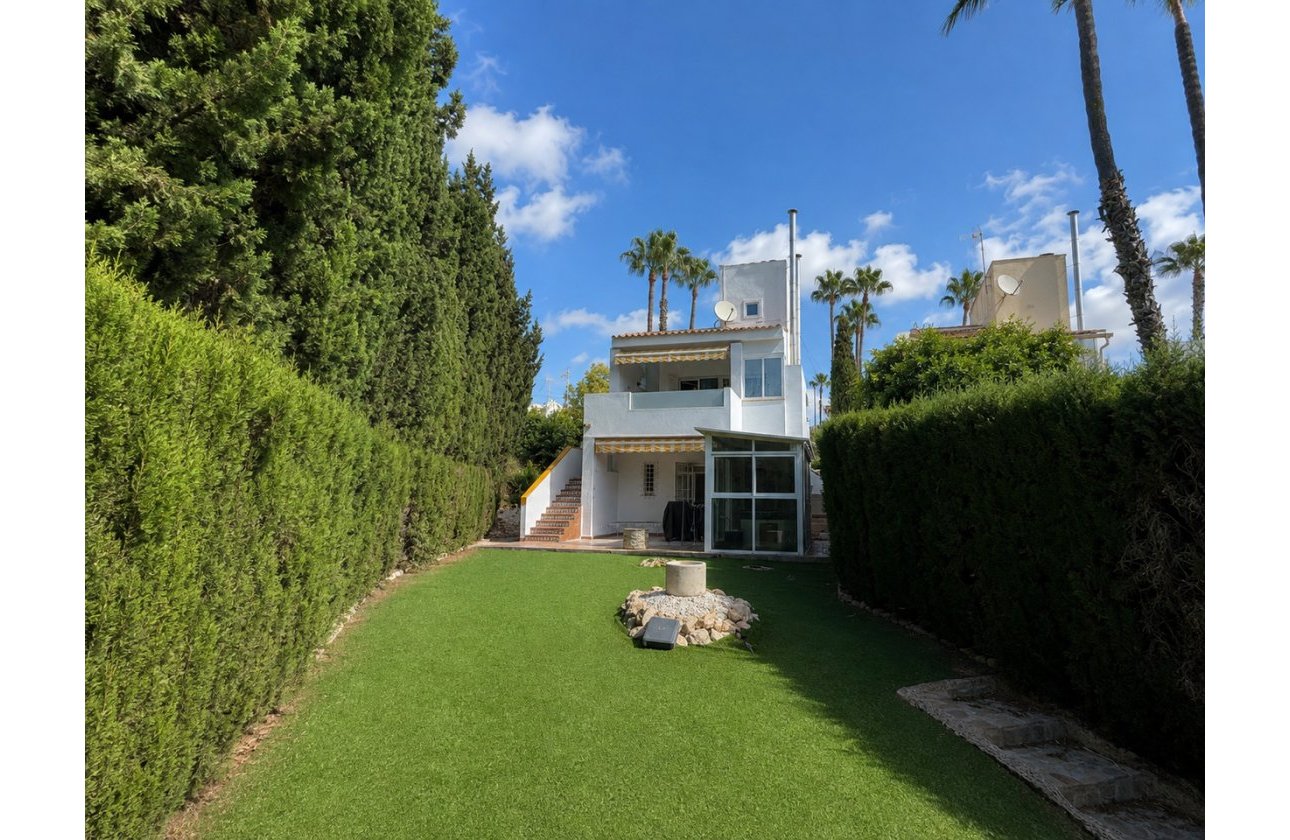Resale - Villa - Orihuela Costa - Villamartin