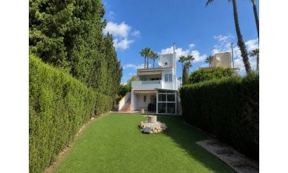 Resale - Villa - Orihuela Costa - Villamartin