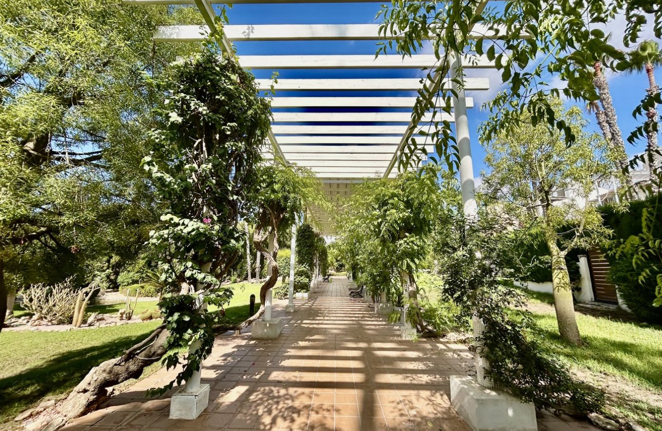 Resale - Villa - Orihuela Costa - Villamartin