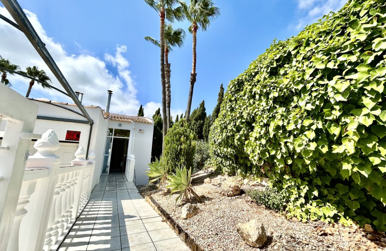 Resale - Villa - Orihuela Costa - Villamartin
