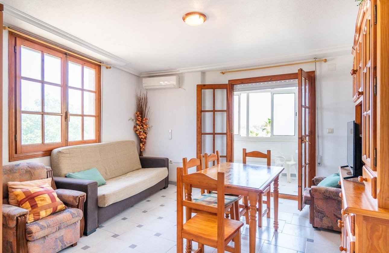 Resale - Apartment / flat - Torrevieja - La Mata pueblo