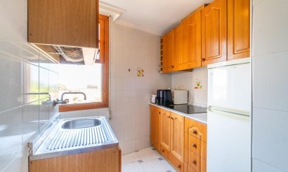 Resale - Apartment / flat - Torrevieja - La Mata pueblo