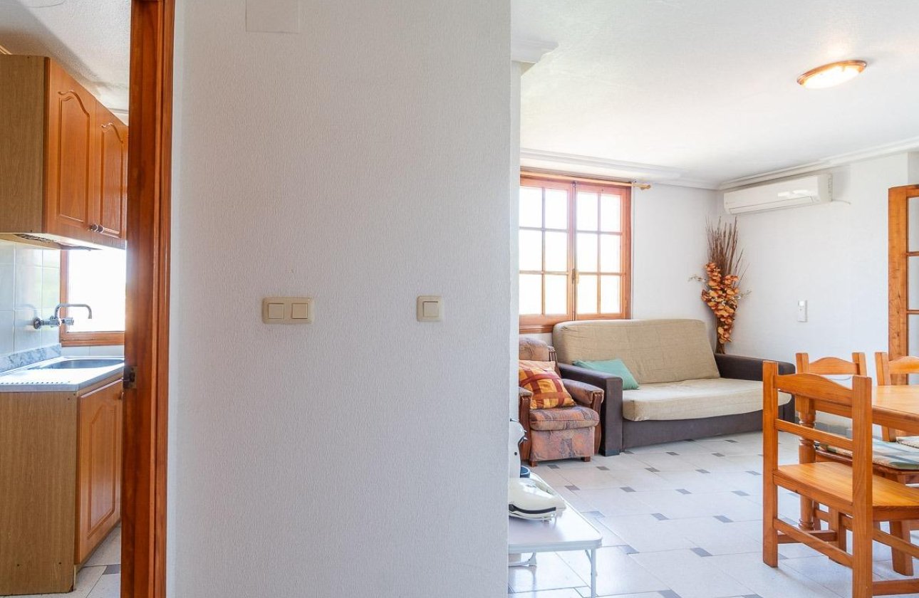 Resale - Apartment / flat - Torrevieja - La Mata pueblo