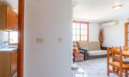Resale - Apartment / flat - Torrevieja - La Mata pueblo