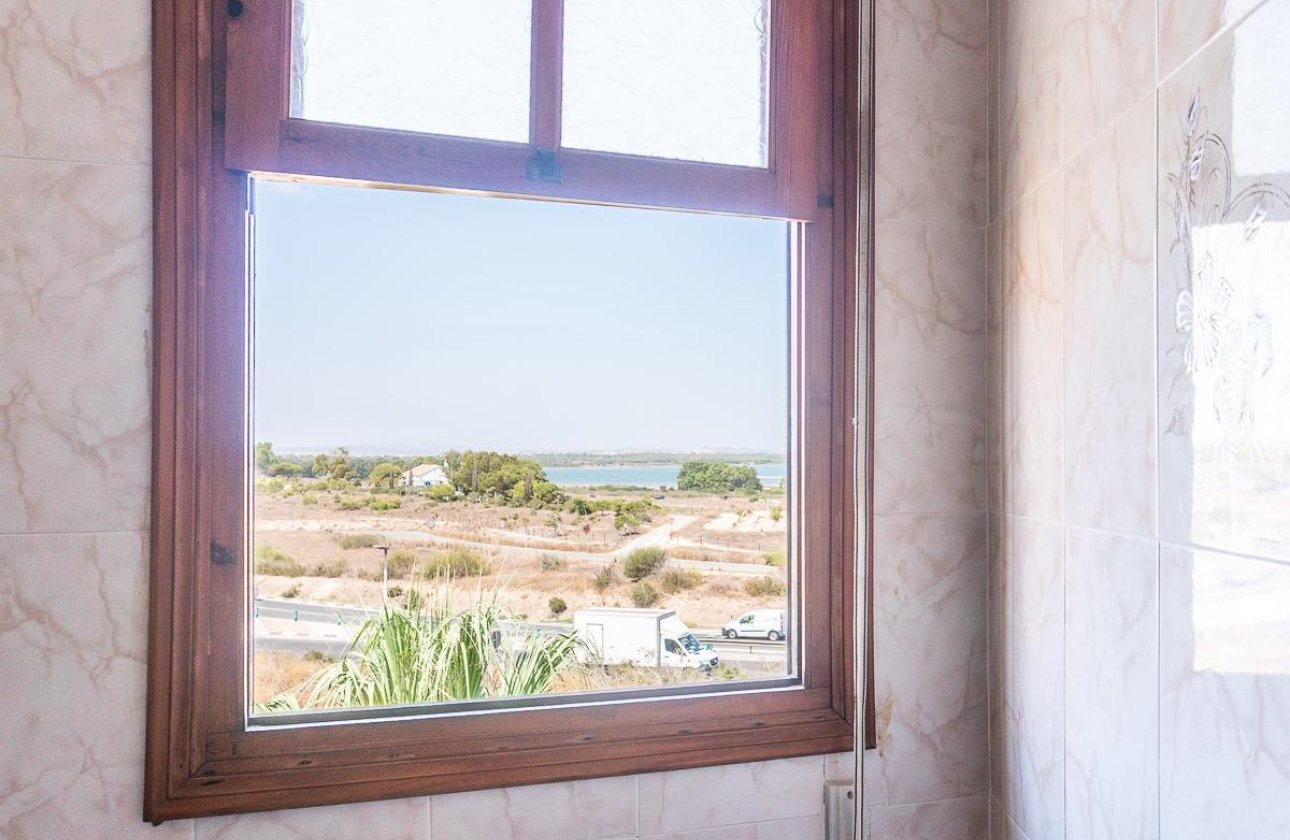 Resale - Apartment / flat - Torrevieja - La Mata pueblo