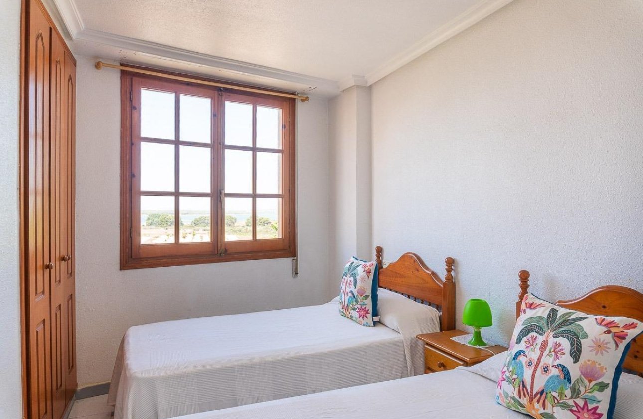 Resale - Apartment / flat - Torrevieja - La Mata pueblo