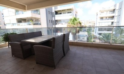 Resale - Apartment / flat - Orihuela Costa - Los Dolses