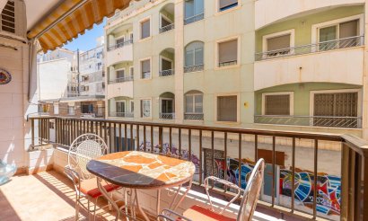 Resale - Apartment / flat - Torrevieja - Paseo maritimo