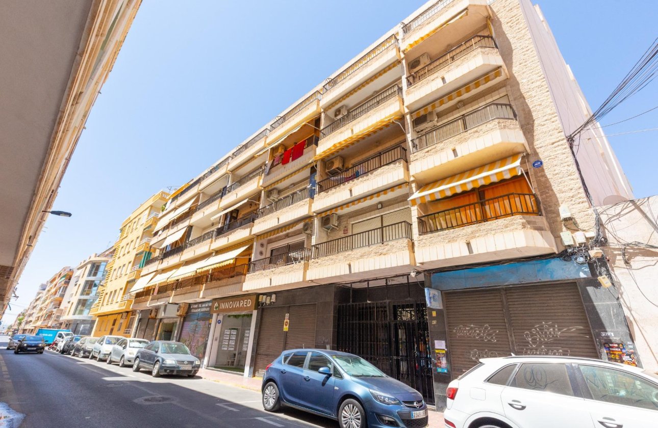 Resale - Apartment / flat - Torrevieja - Paseo maritimo