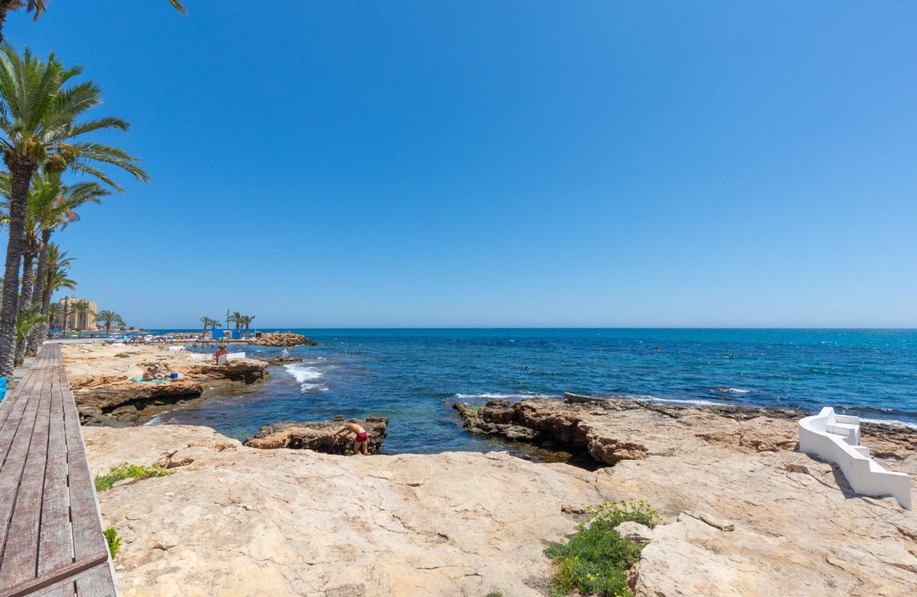 Resale - Apartment / flat - Torrevieja - Paseo maritimo