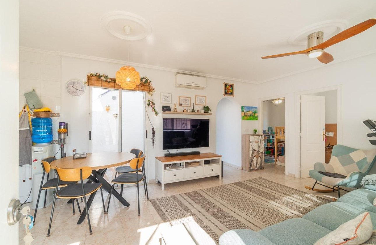 Resale - Villa - Orihuela Costa - Punta Prima