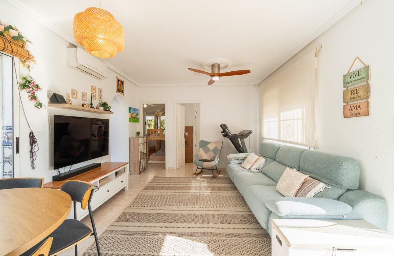 Resale - Villa - Orihuela Costa - Punta Prima