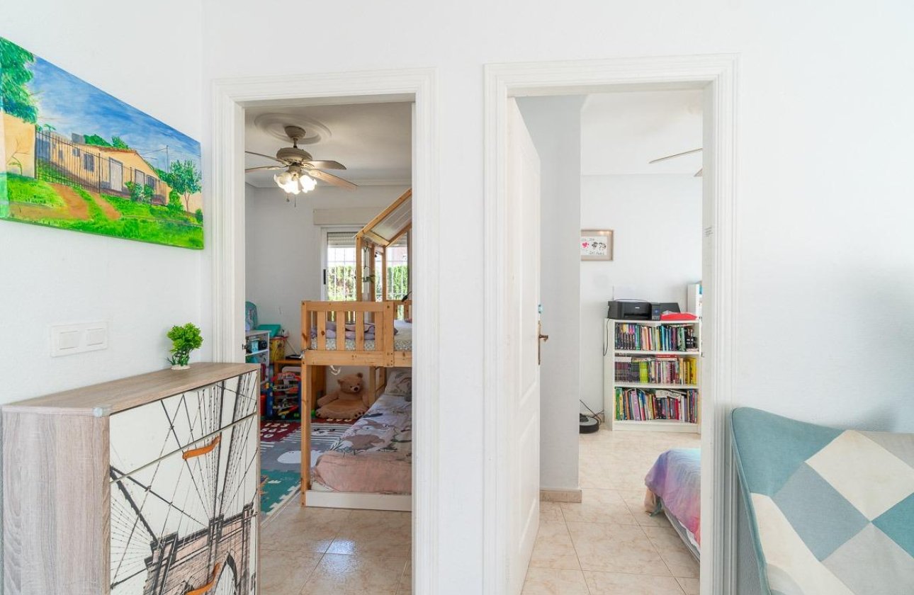 Resale - Villa - Orihuela Costa - Punta Prima