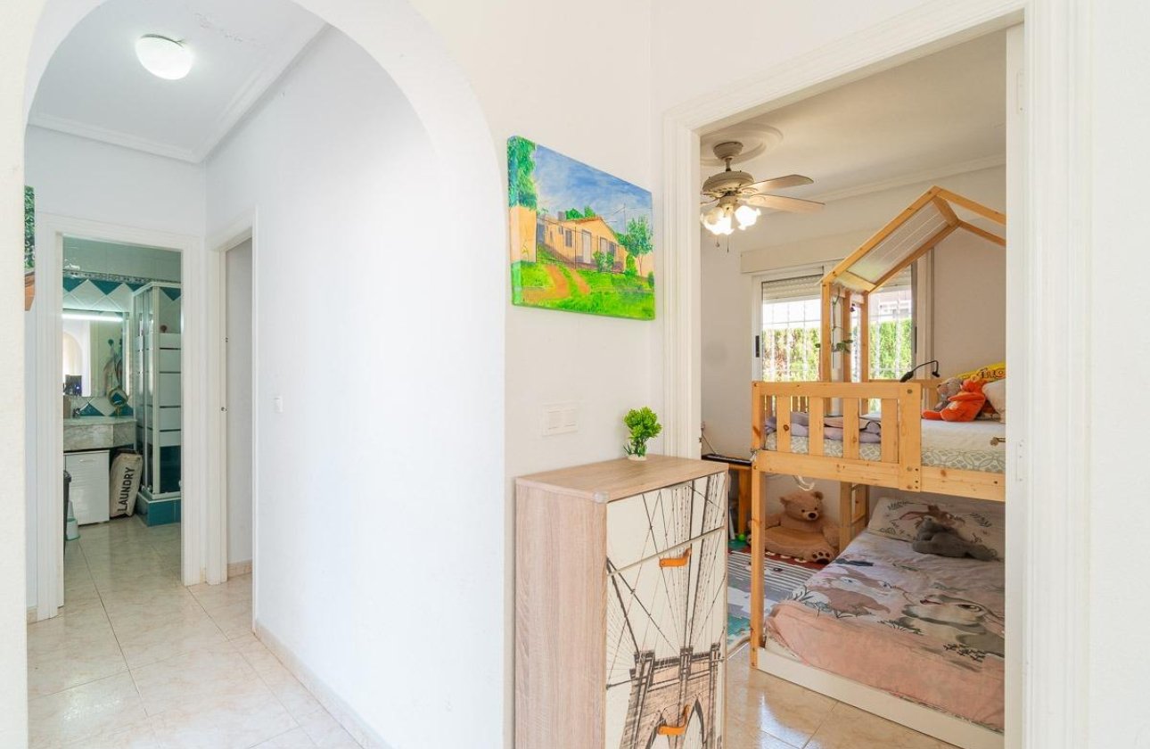 Resale - Villa - Orihuela Costa - Punta Prima