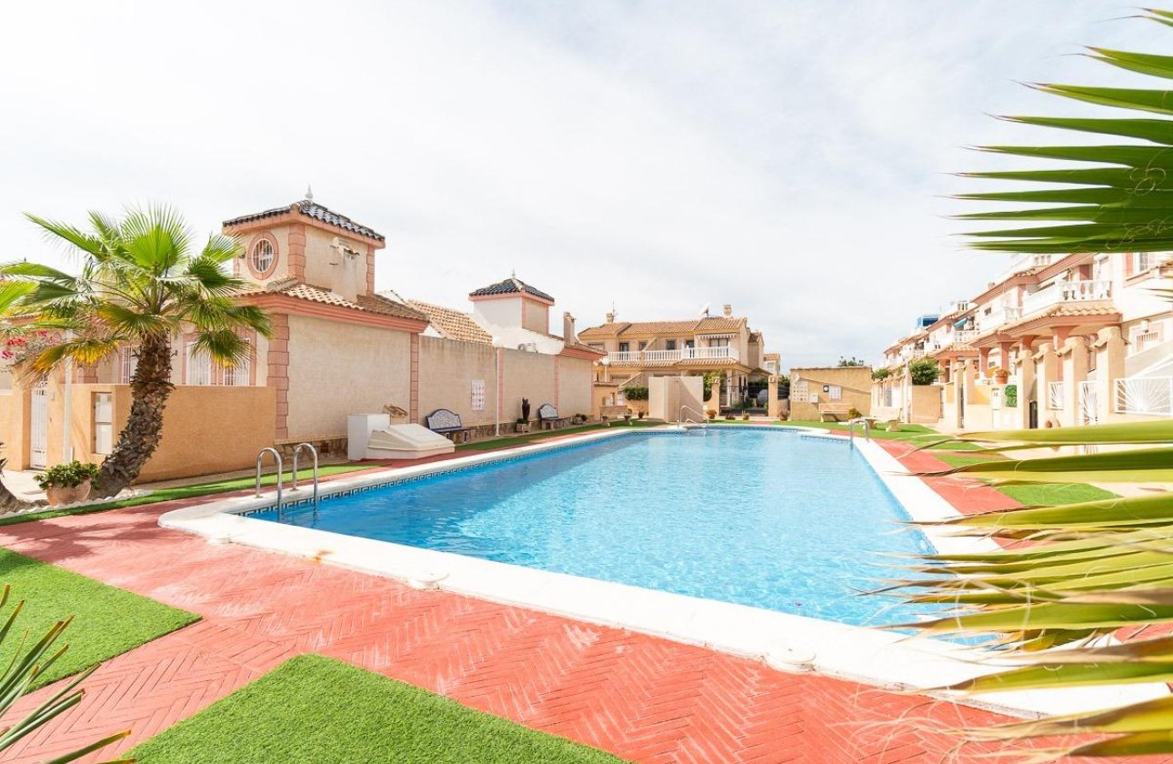 Resale - Villa - Orihuela Costa - Punta Prima