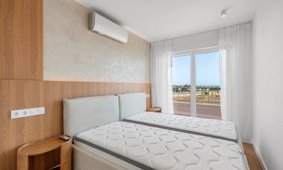 Resale - Apartment / flat - Torrevieja - Punta Prima