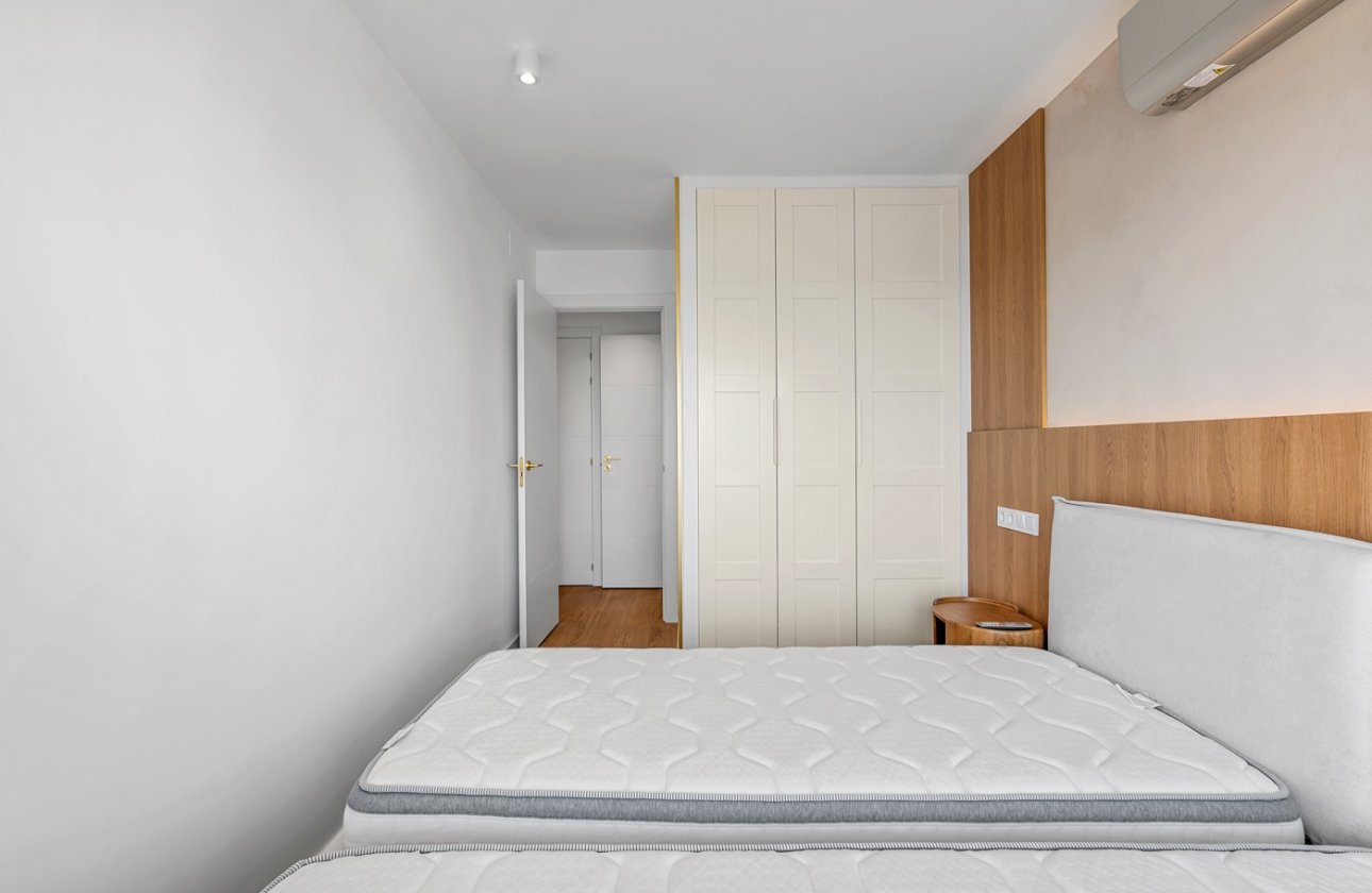 Resale - Apartment / flat - Torrevieja - Punta Prima
