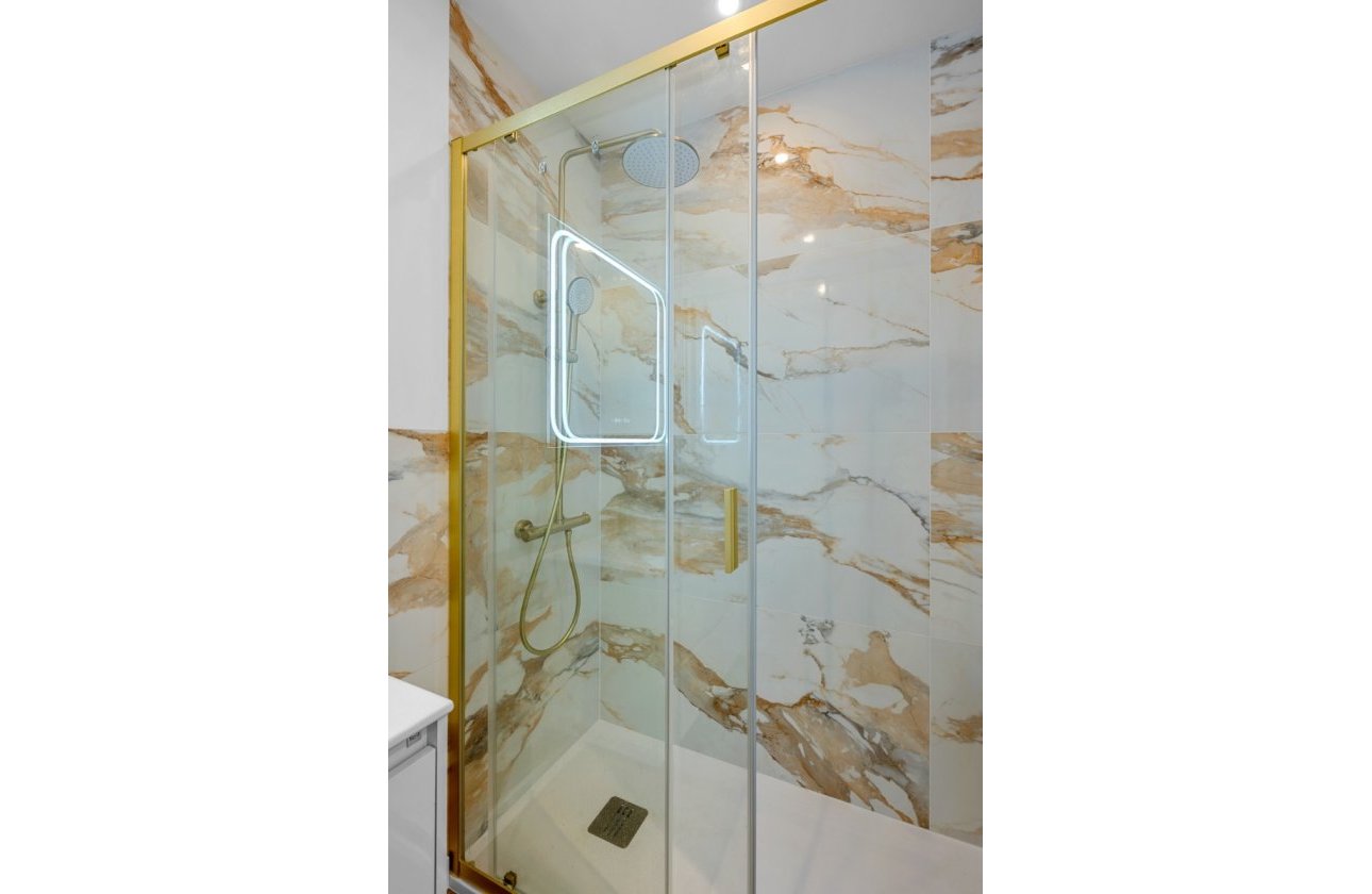 Resale - Apartment / flat - Torrevieja - Punta Prima