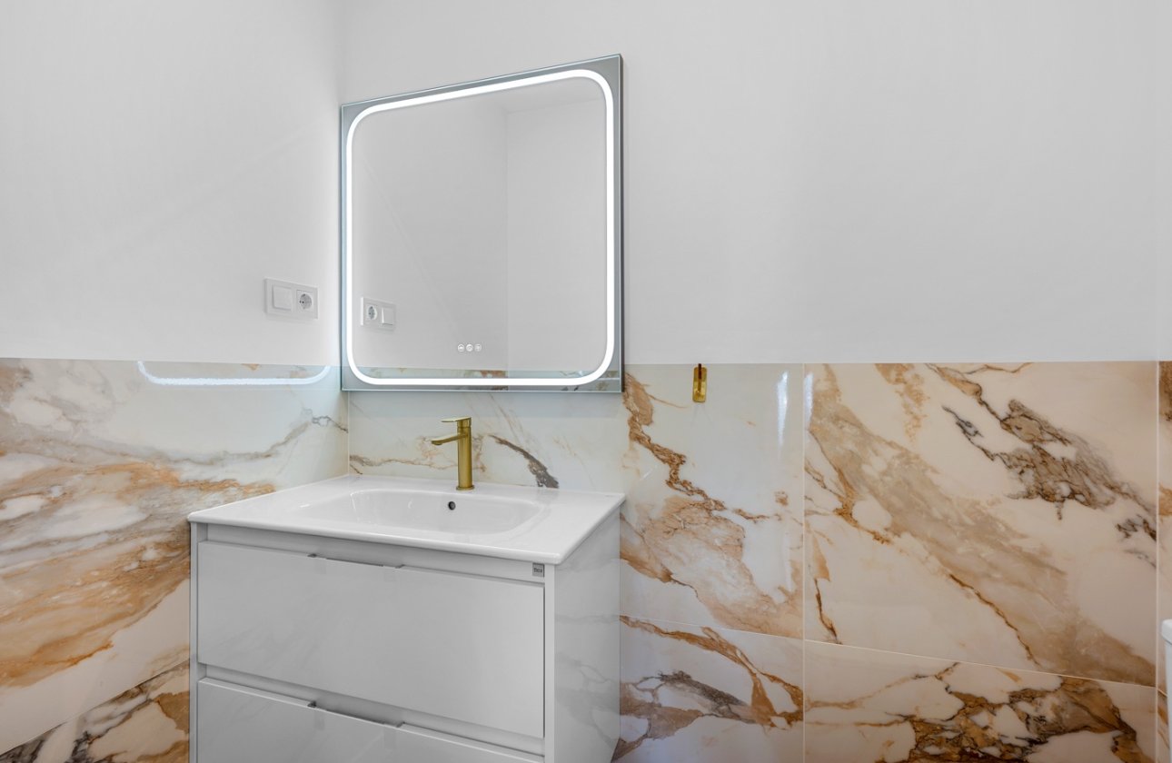 Resale - Apartment / flat - Torrevieja - Punta Prima