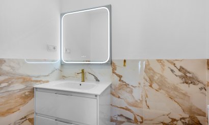 Resale - Apartment / flat - Torrevieja - Punta Prima
