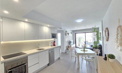 Resale - Apartment / flat - Orihuela Costa - Villamartín *