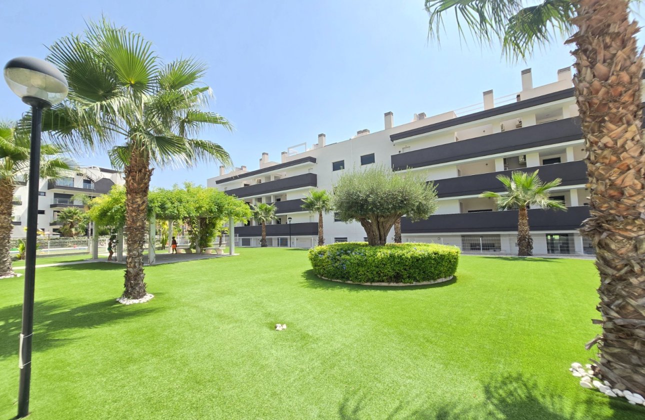 Resale - Apartment / flat - Orihuela Costa - Villamartín *