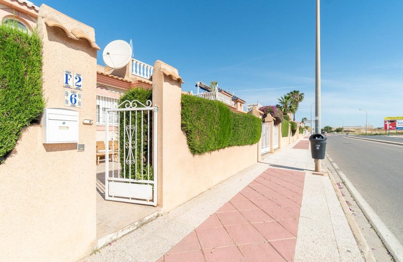 Resale - Villa - Orihuela Costa - Punta Prima