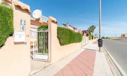 Resale - Villa - Orihuela Costa - Punta Prima