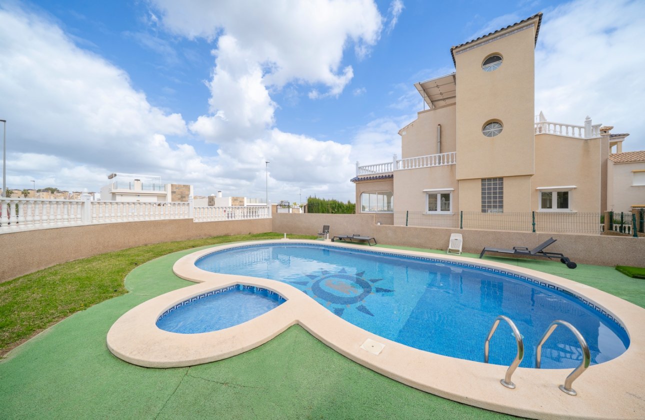 Resale - Villa - Orihuela Costa - PAU 26