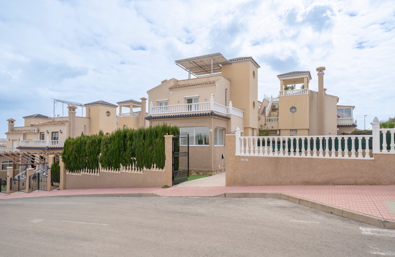Resale - Villa - Orihuela Costa - PAU 26