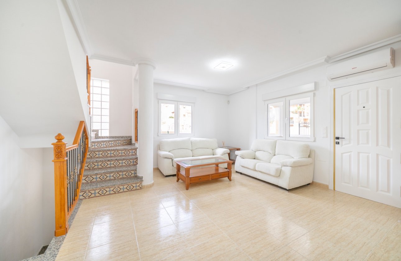 Resale - Villa - Orihuela Costa - PAU 26
