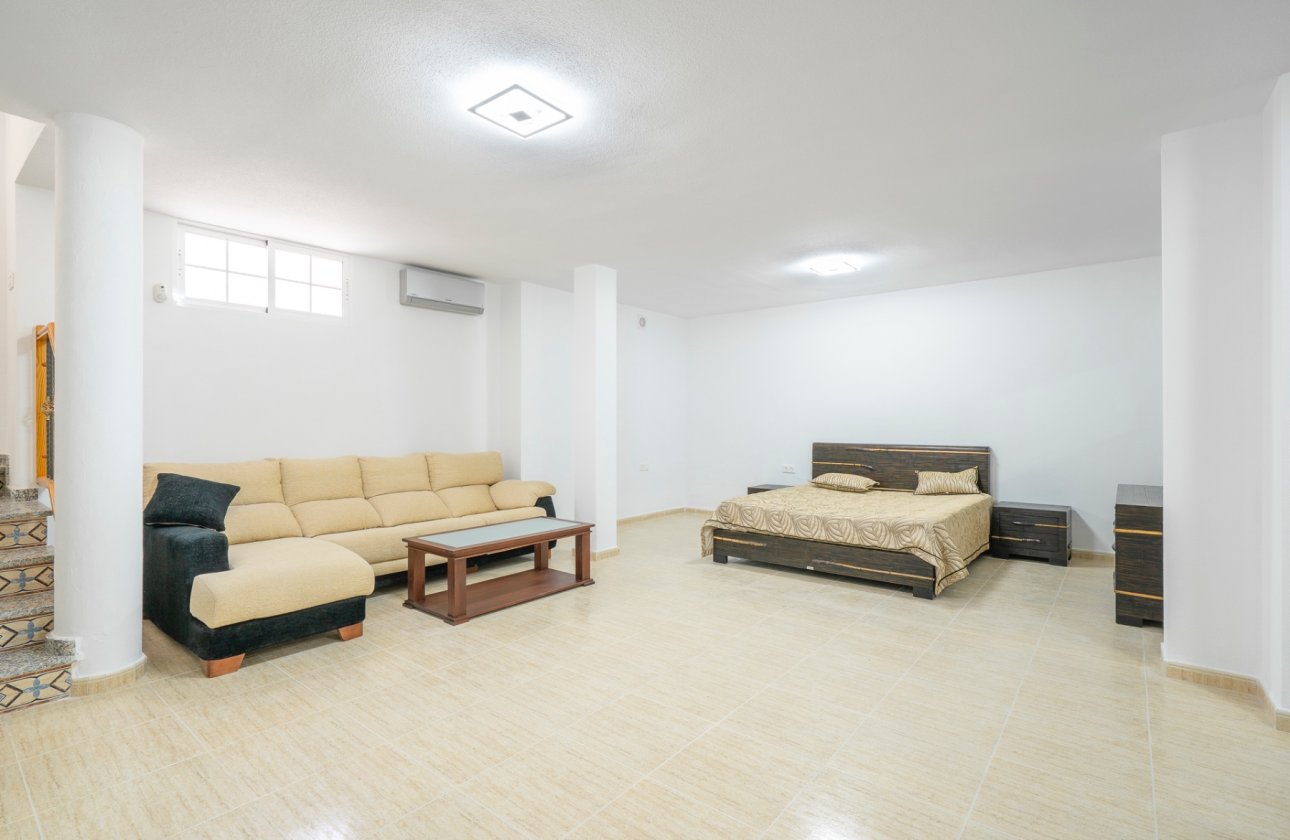 Resale - Villa - Orihuela Costa - PAU 26