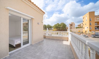Resale - Villa - Orihuela Costa - PAU 26