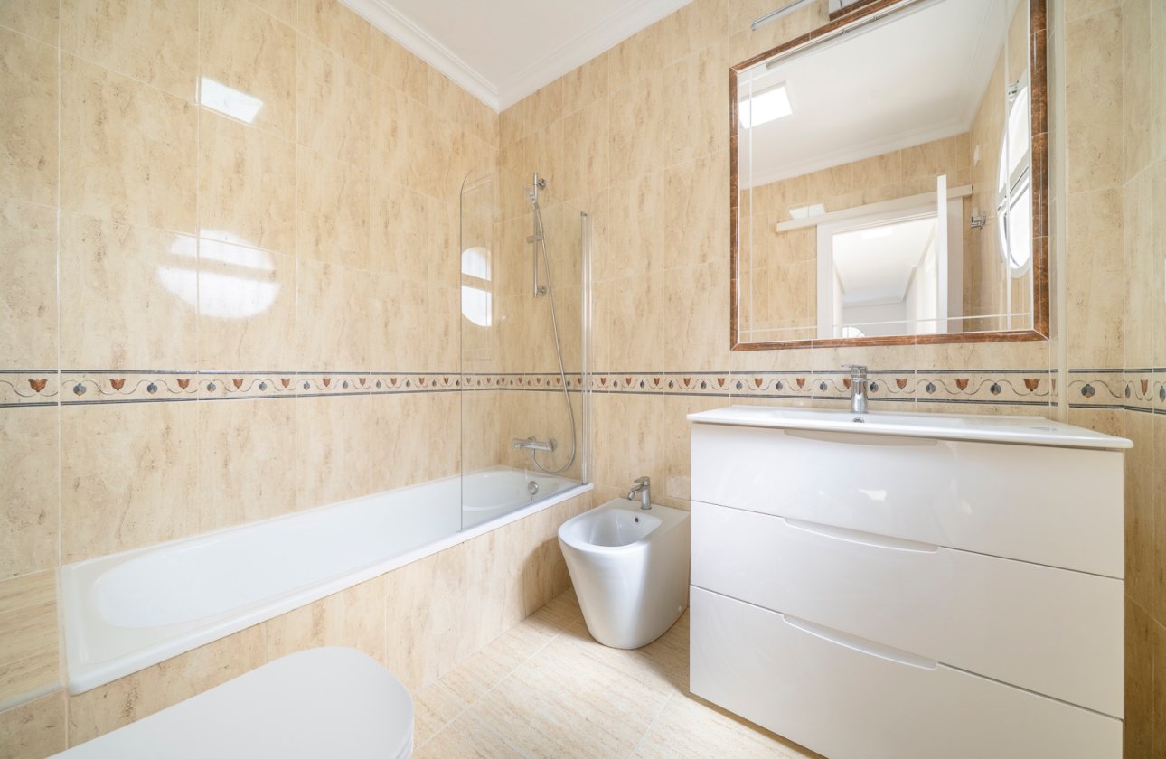 Resale - Villa - Orihuela Costa - PAU 26