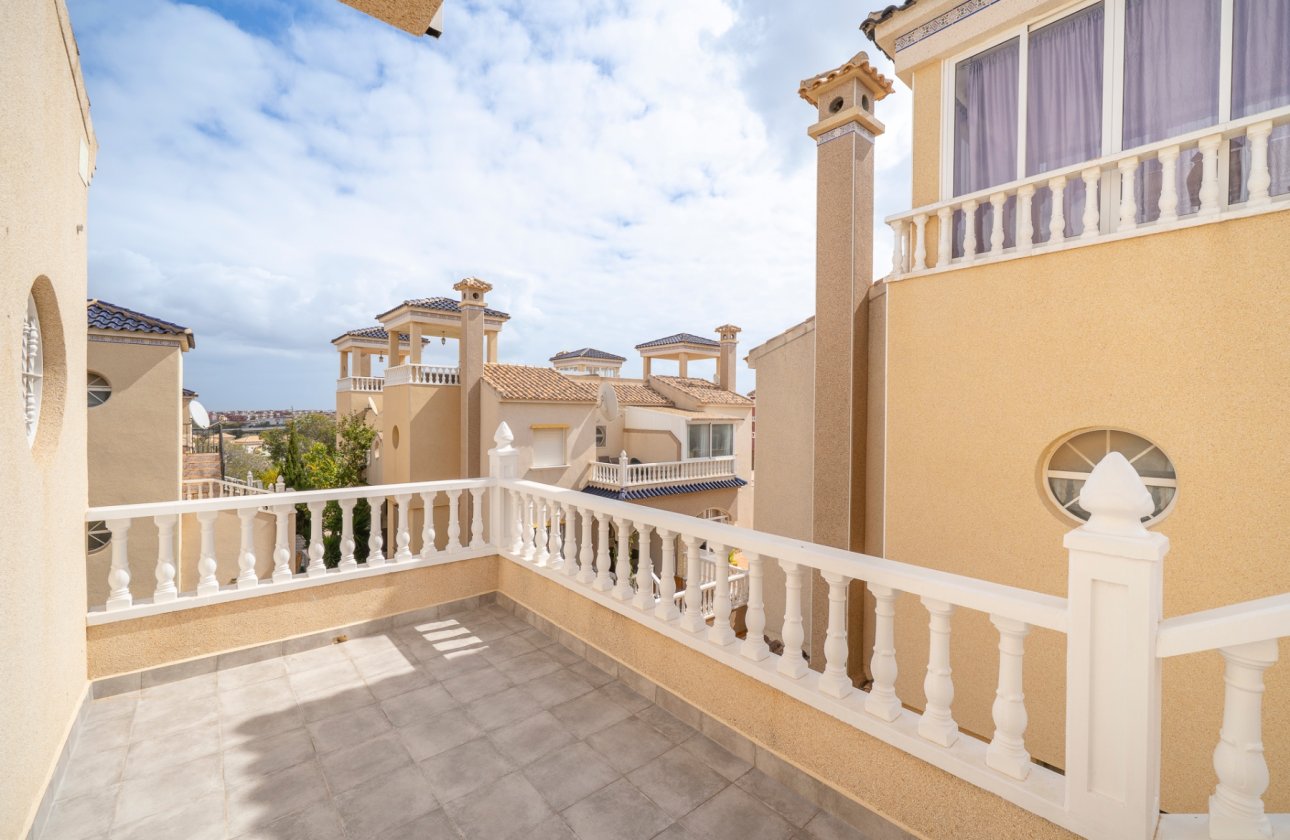 Resale - Villa - Orihuela Costa - PAU 26