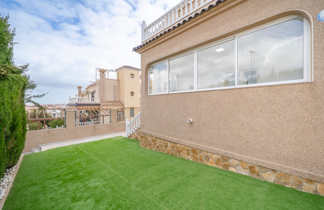 Resale - Villa - Orihuela Costa - PAU 26