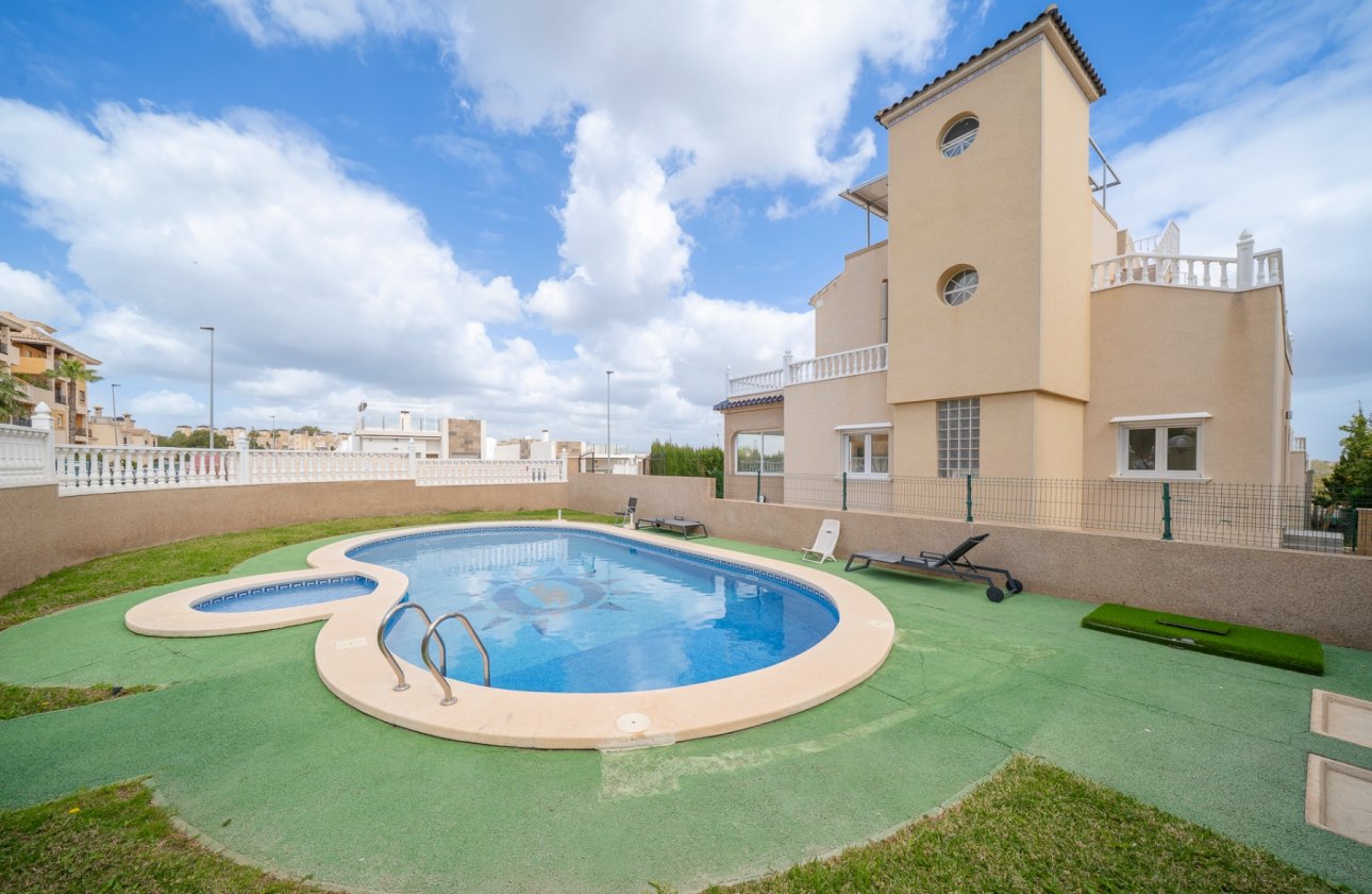 Resale - Villa - Orihuela Costa - PAU 26