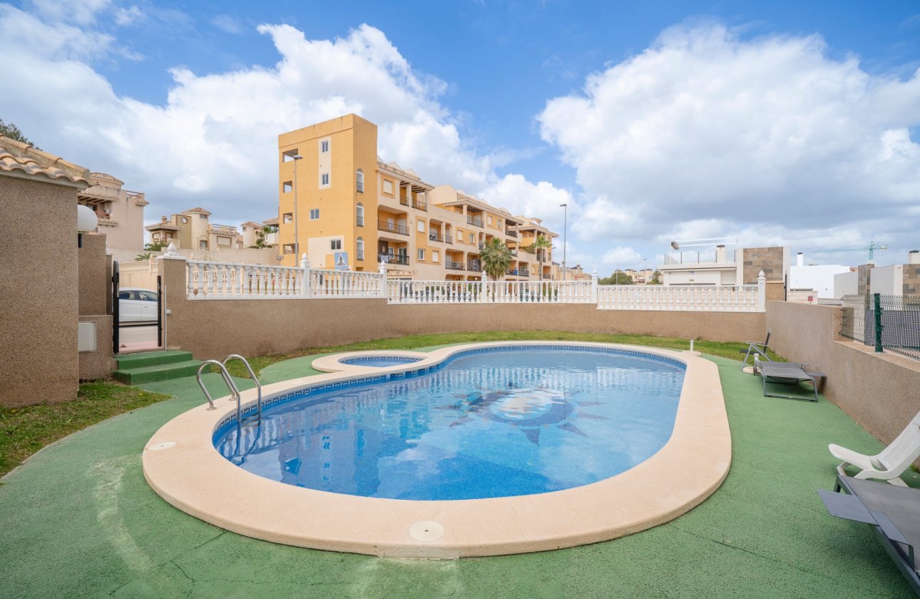 Resale - Villa - Orihuela Costa - PAU 26