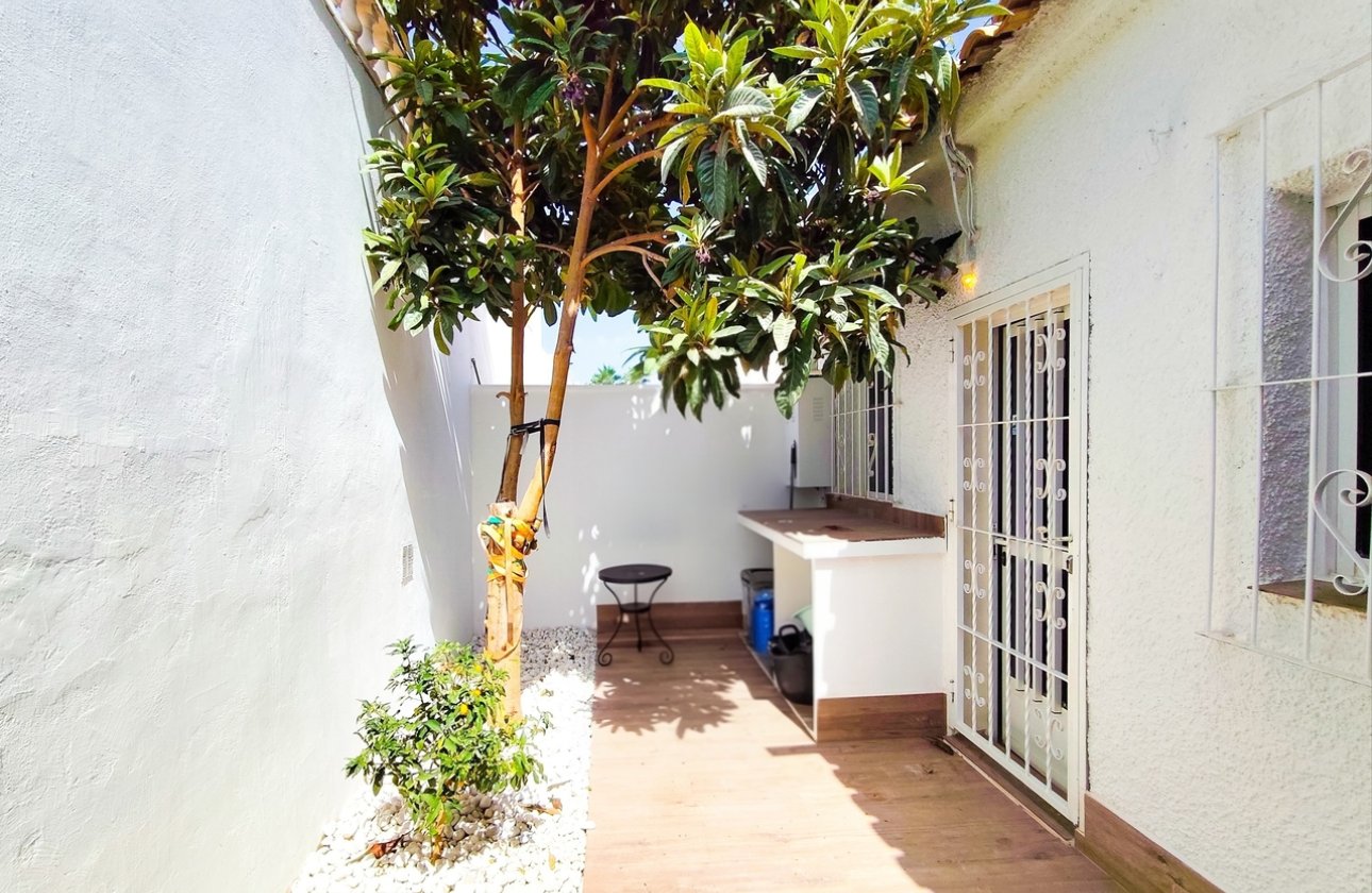 Resale - Bungalow - Orihuela Costa - Playa Flamenca