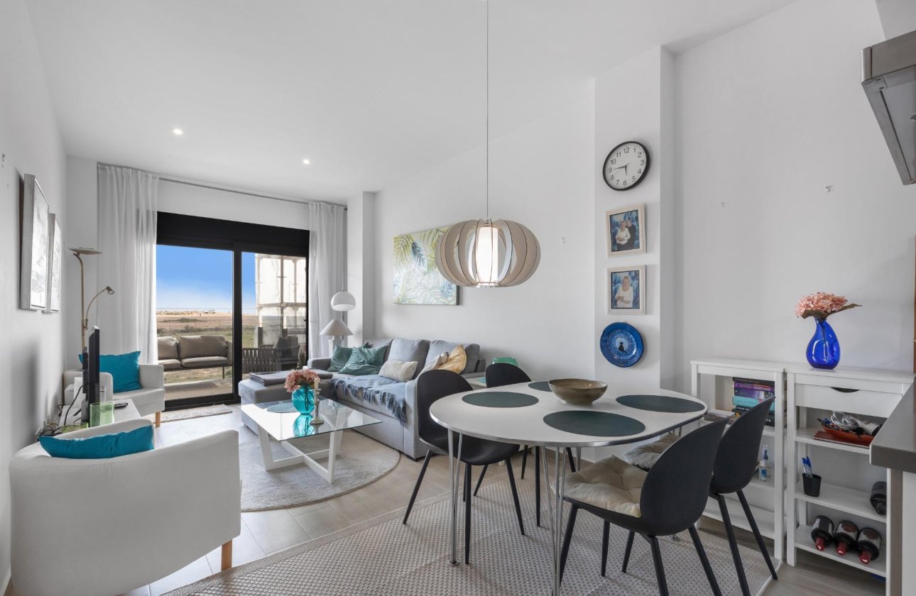 Resale - Apartment / flat - Torrevieja - Los Frutales