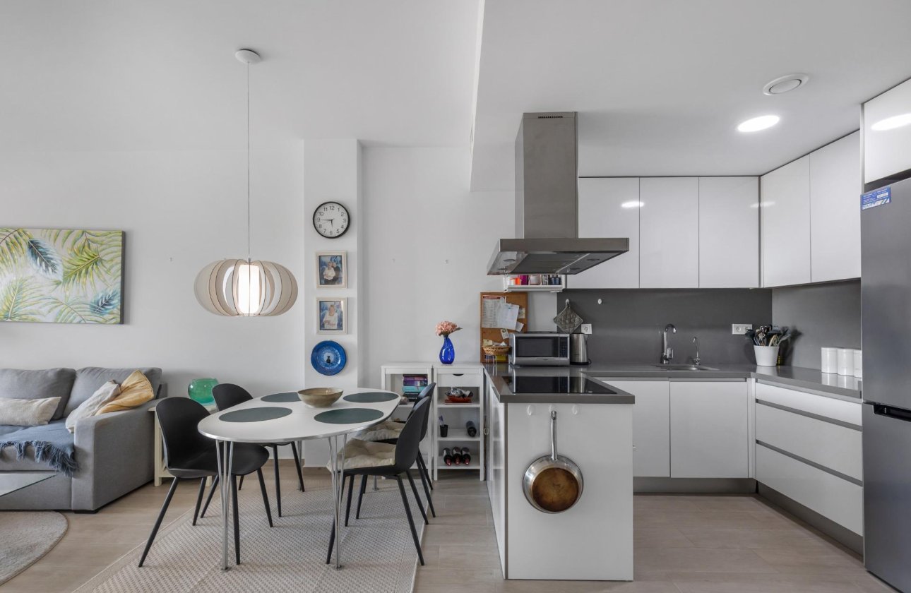 Resale - Apartment / flat - Torrevieja - Los Frutales