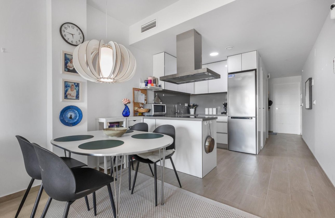 Resale - Apartment / flat - Torrevieja - Los Frutales